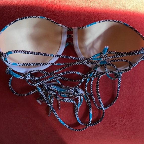 SOLD. NWOT Acacia Thai top xs - Picture 2 of 2